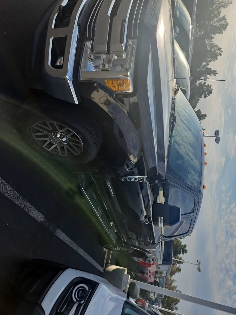 Used 2017 Ford F350 Lariat w/ Lariat Value Package AWD/4WD image 2