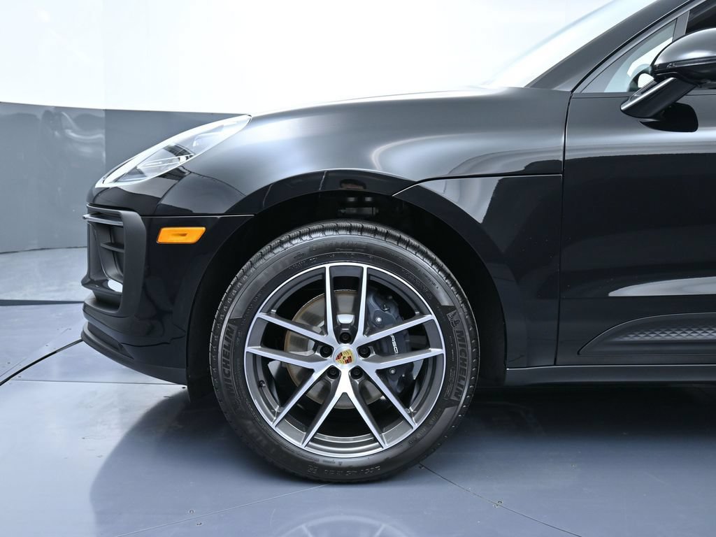 Certified 2026 Porsche Macan AWD/4WD image 12