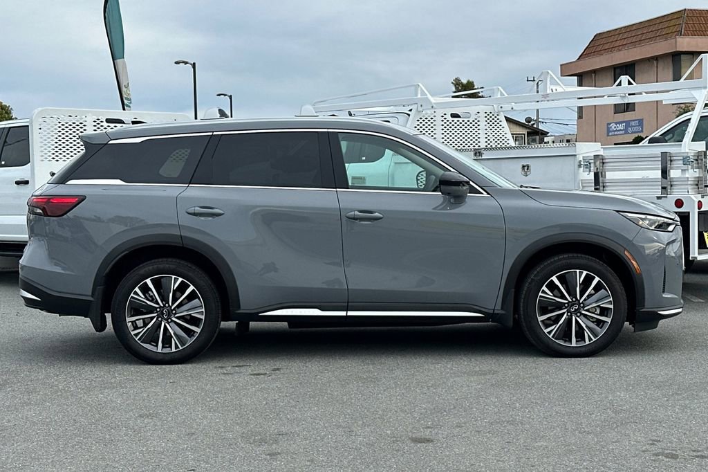 Used 2026 INFINITI QX60 Luxe w/ Cargo Package image 2