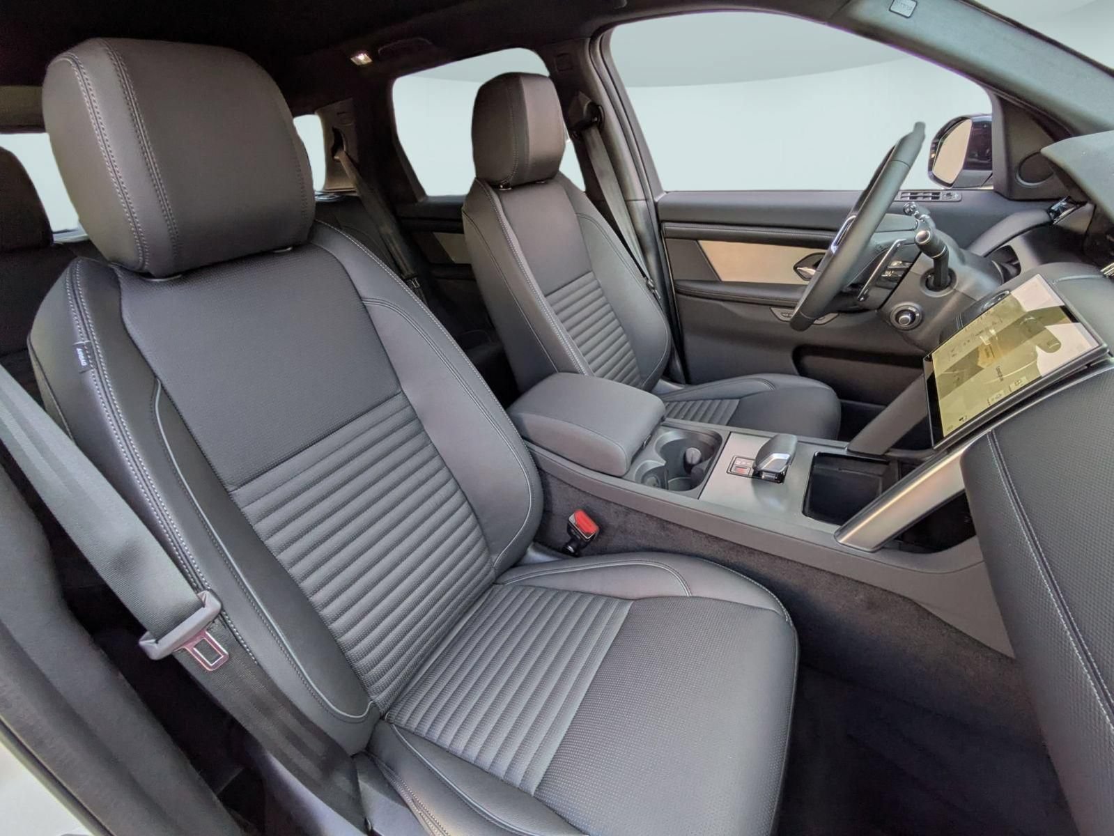 New 2026 Land Rover Discovery Sport Landmark AWD/4WD image 30