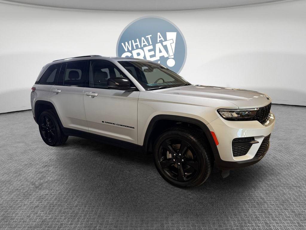 Used 2023 Jeep Grand Cherokee Altitude