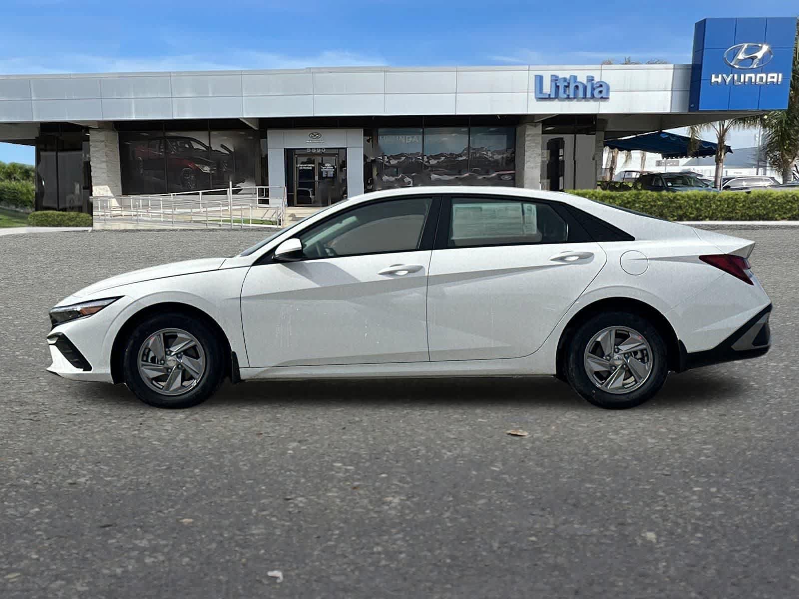 New 2026 Hyundai Elantra SE FWD image 6