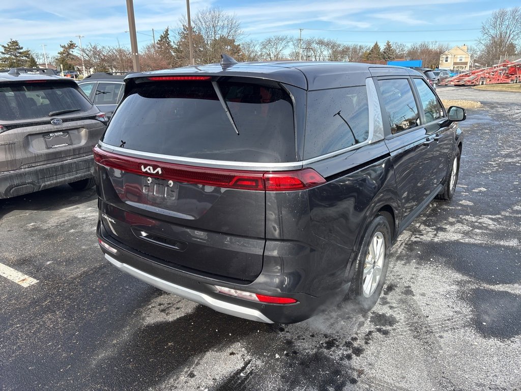 Used 2024 Kia Carnival LX image 3
