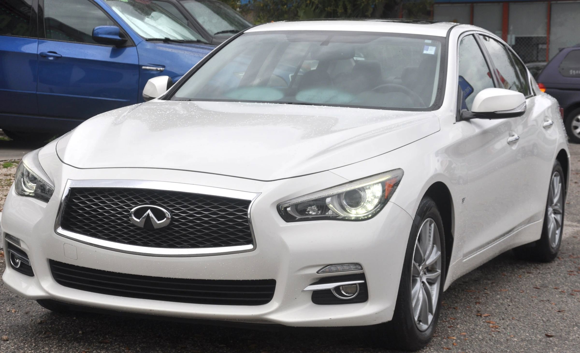 Used 2014 INFINITI Q50 Premium w/ Navigation Package image 3
