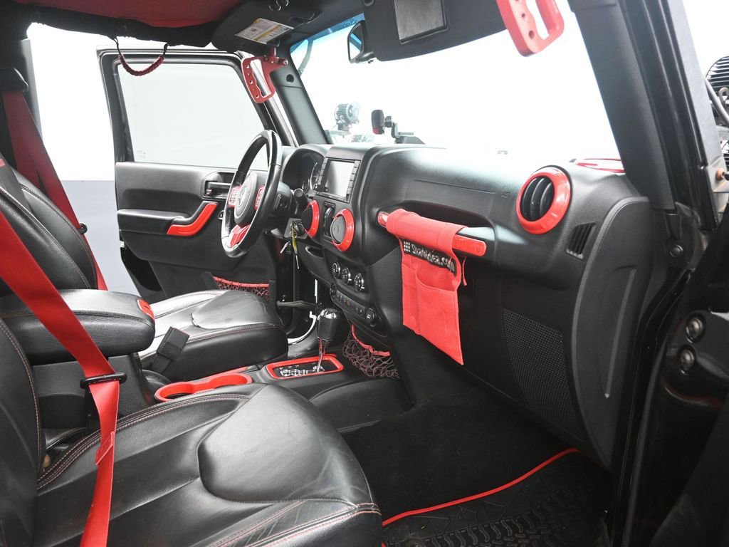 Used 2018 Jeep Wrangler Unlimited Rubicon AWD/4WD image 24