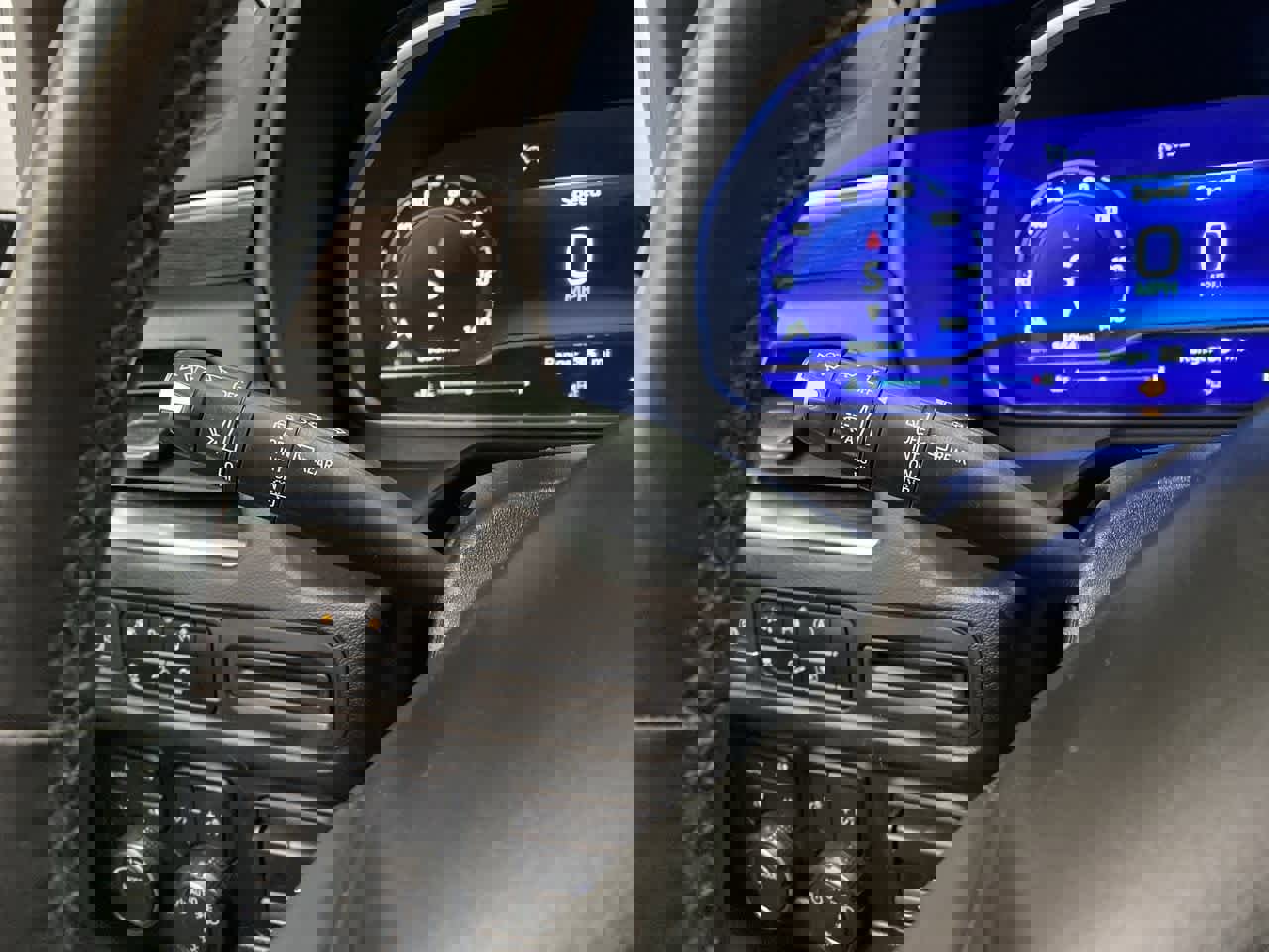 Used 2023 Chevrolet Tahoe Z71 w/ Luxury Package image 23