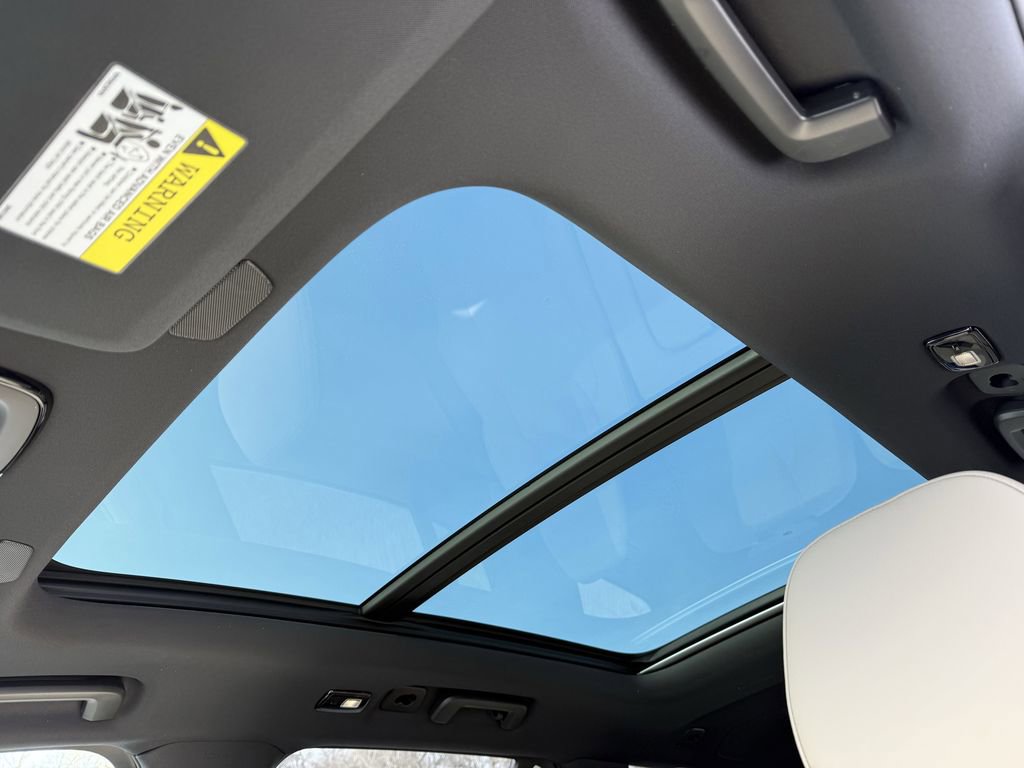 New 2026 Volvo XC90 B6 Plus w/ Protection Package Premier image 10