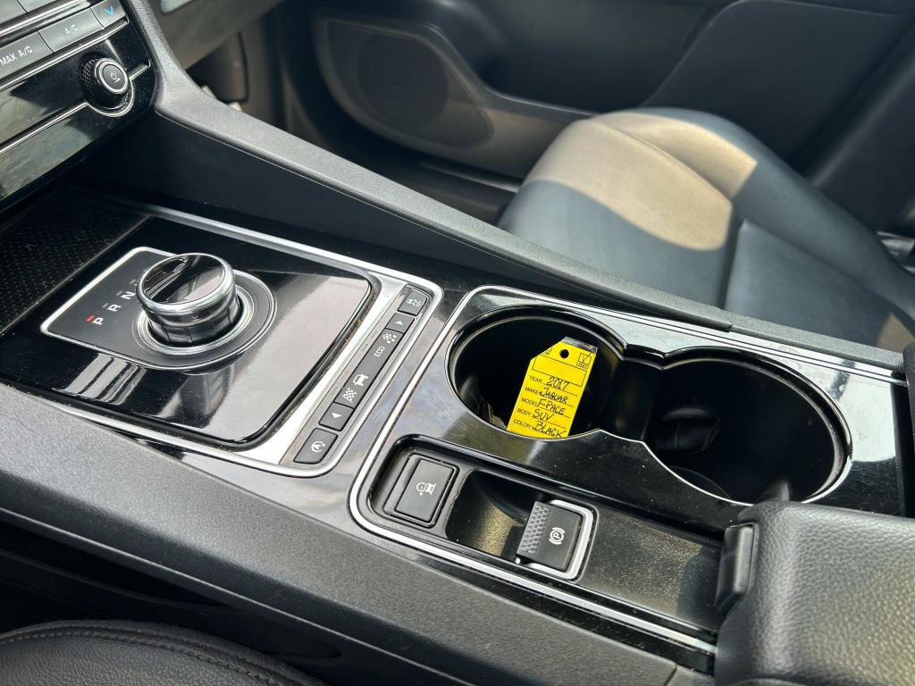 Used 2017 Jaguar F-PACE Premium image 33