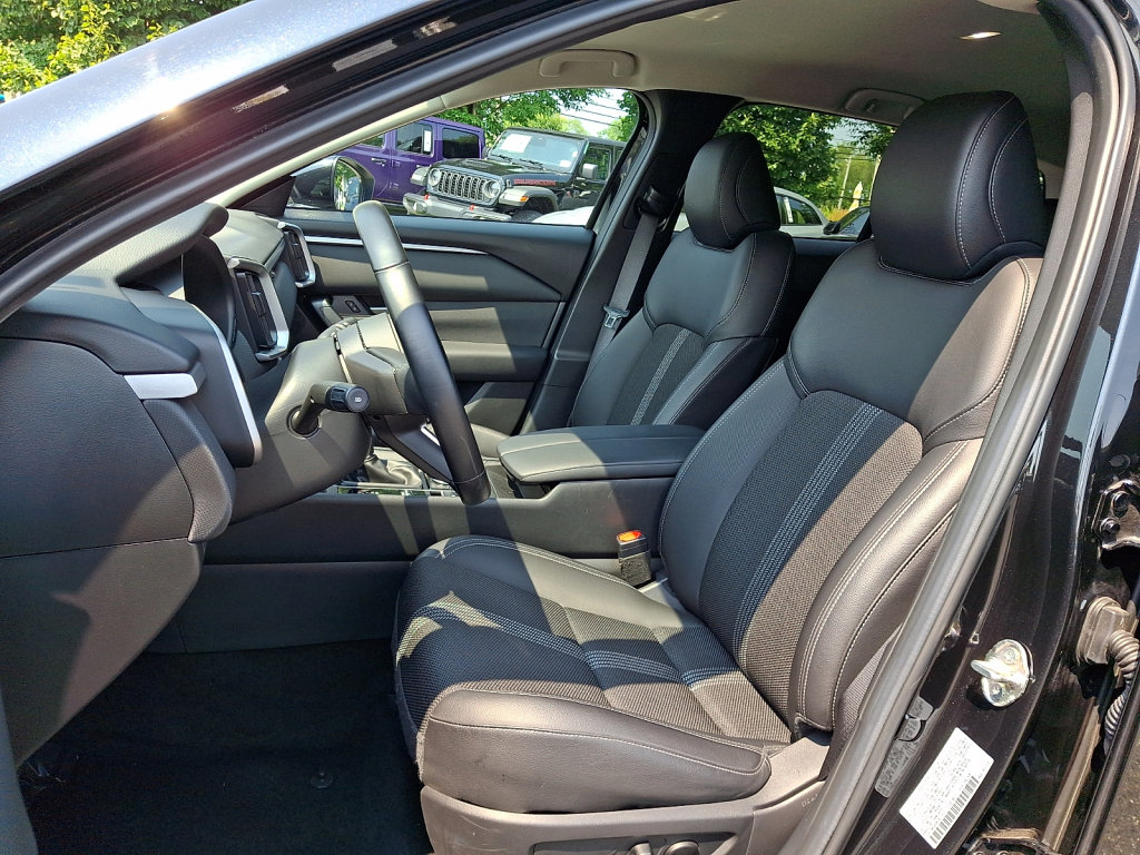 Used 2025 MAZDA CX-50 AWD 2.5 S w/ Preferred Package image 24