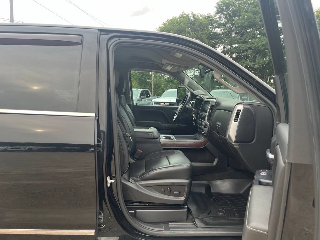 Used 2018 GMC Sierra 2500 SLT w/ Duramax Plus Package AWD/4WD image 34