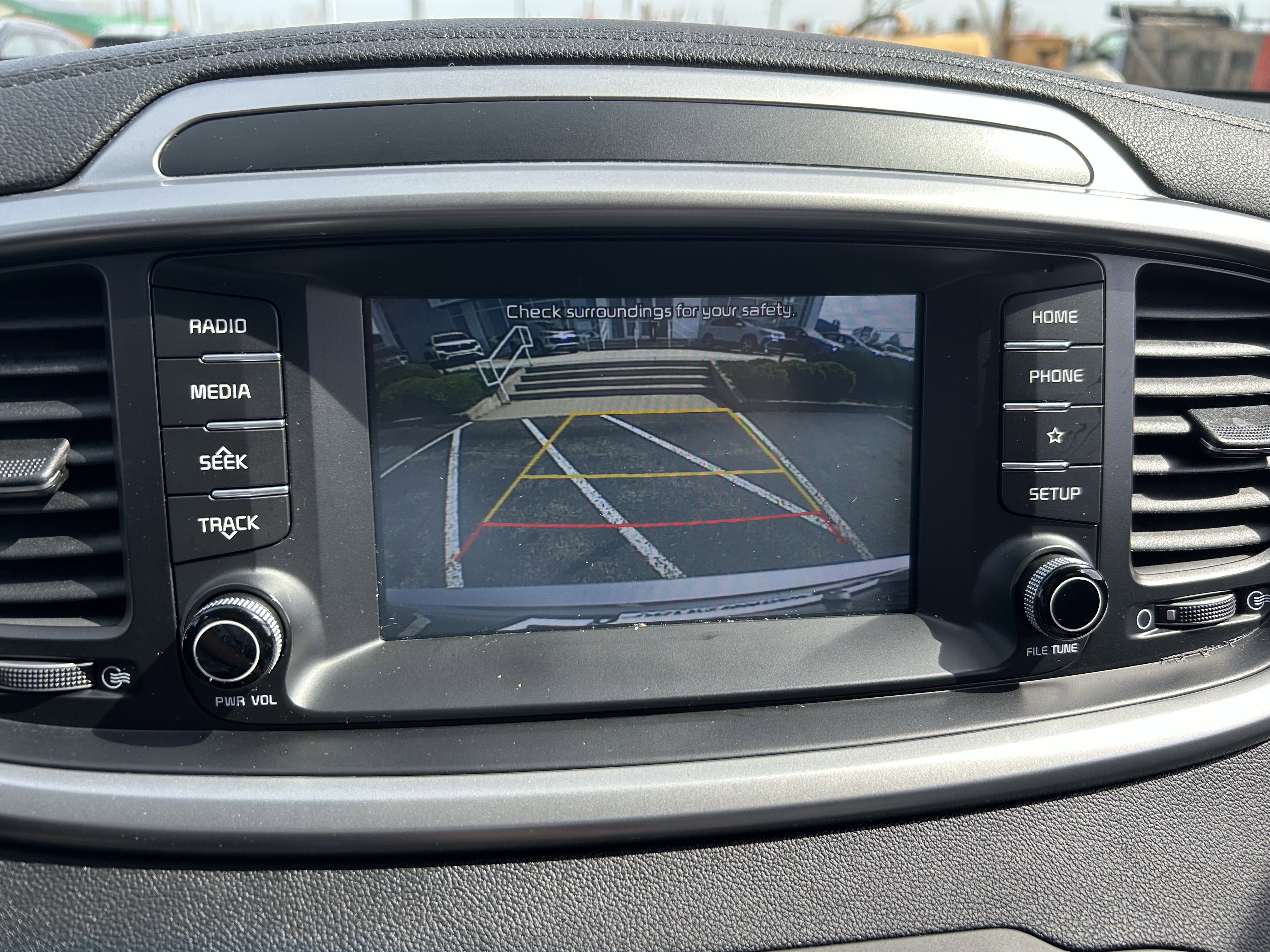 Used 2019 Kia Sorento LX image 13