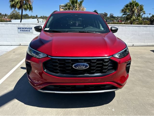 Used 2024 Ford Escape ST-Line w/ Tech Pack #1 FWD image 2