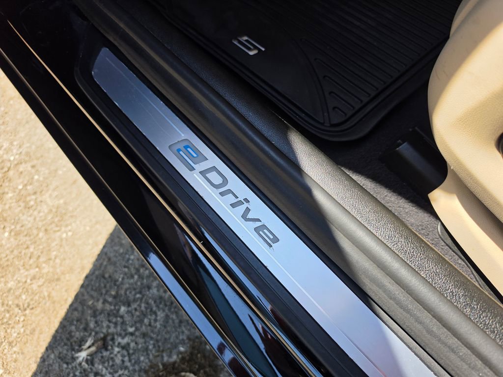 Used 2018 BMW 530e 530e iPerformance image 33