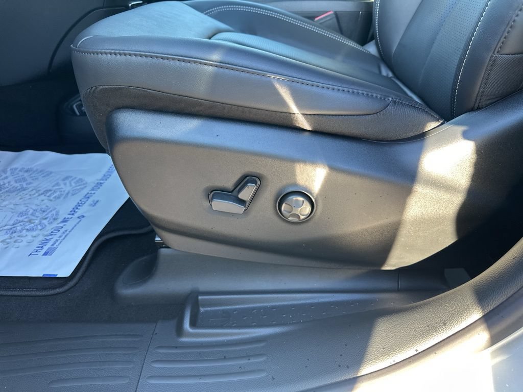 New 2026 Chrysler Pacifica Select FWD image 64