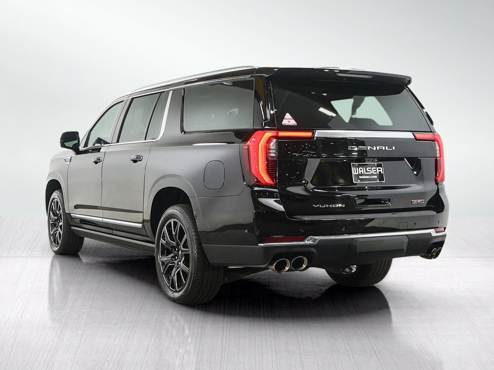 Used 2025 GMC Yukon XL Denali w/ Denali Reserve Package AWD/4WD image 4