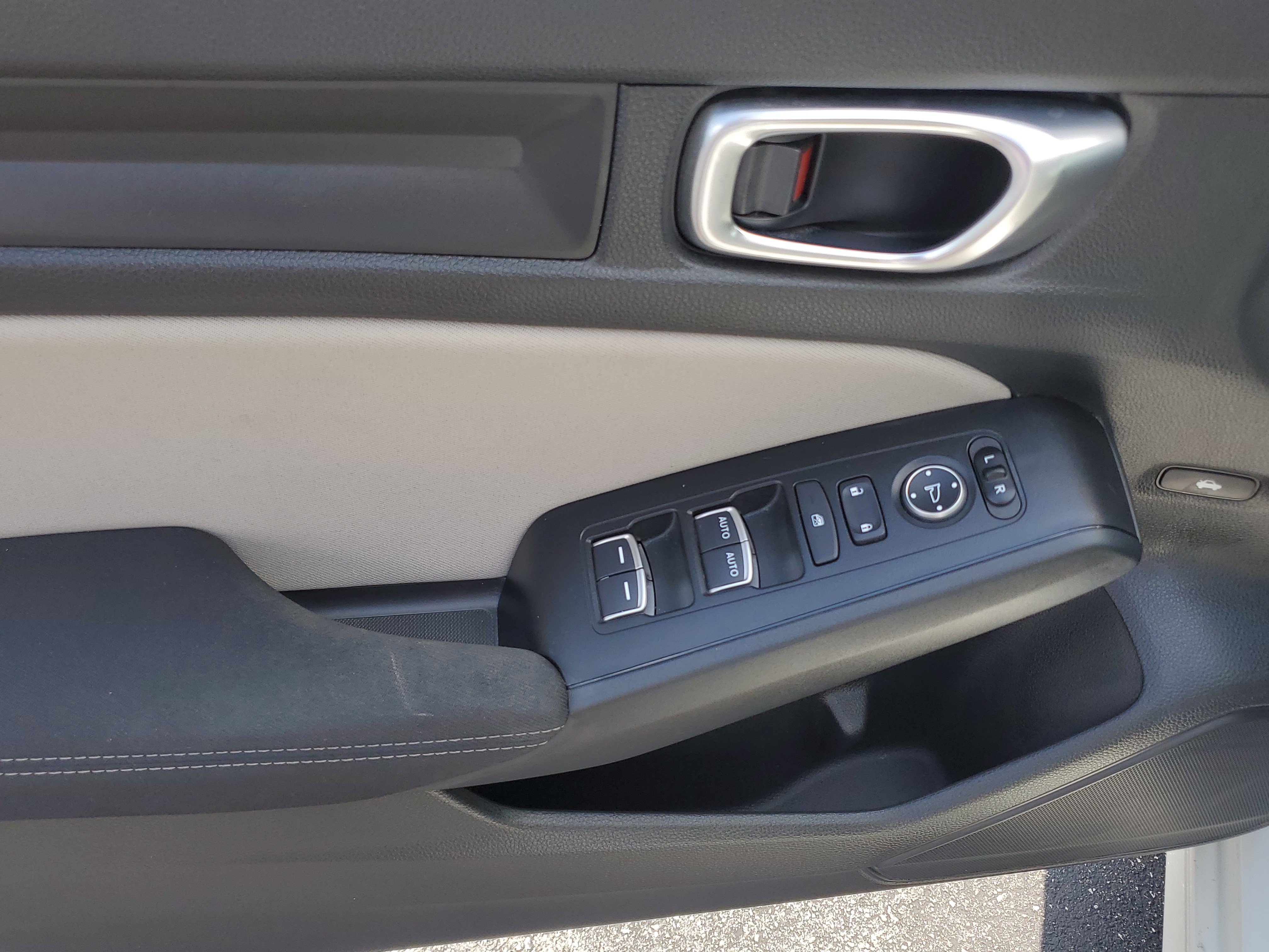 Used 2023 Honda Civic LX image 17