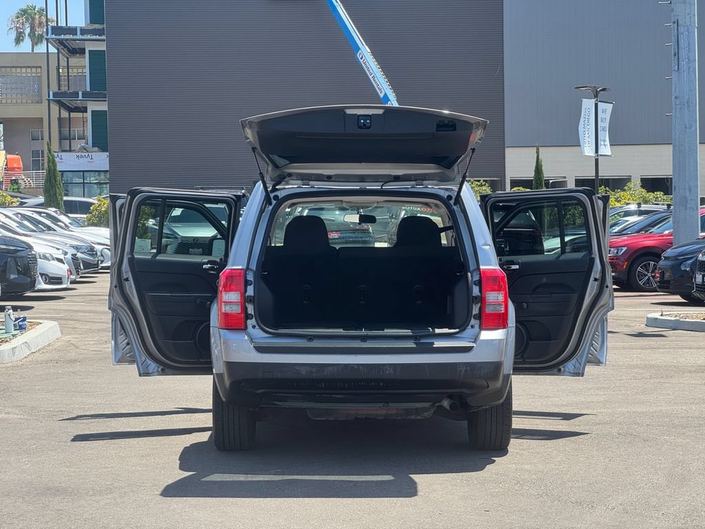 Used 2014 Jeep Patriot Sport FWD image 27