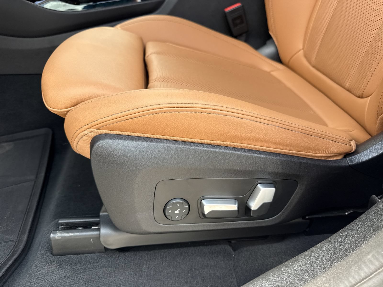 Used 2022 BMW X3 sDrive30i w/ Premium Package 2 RWD image 19
