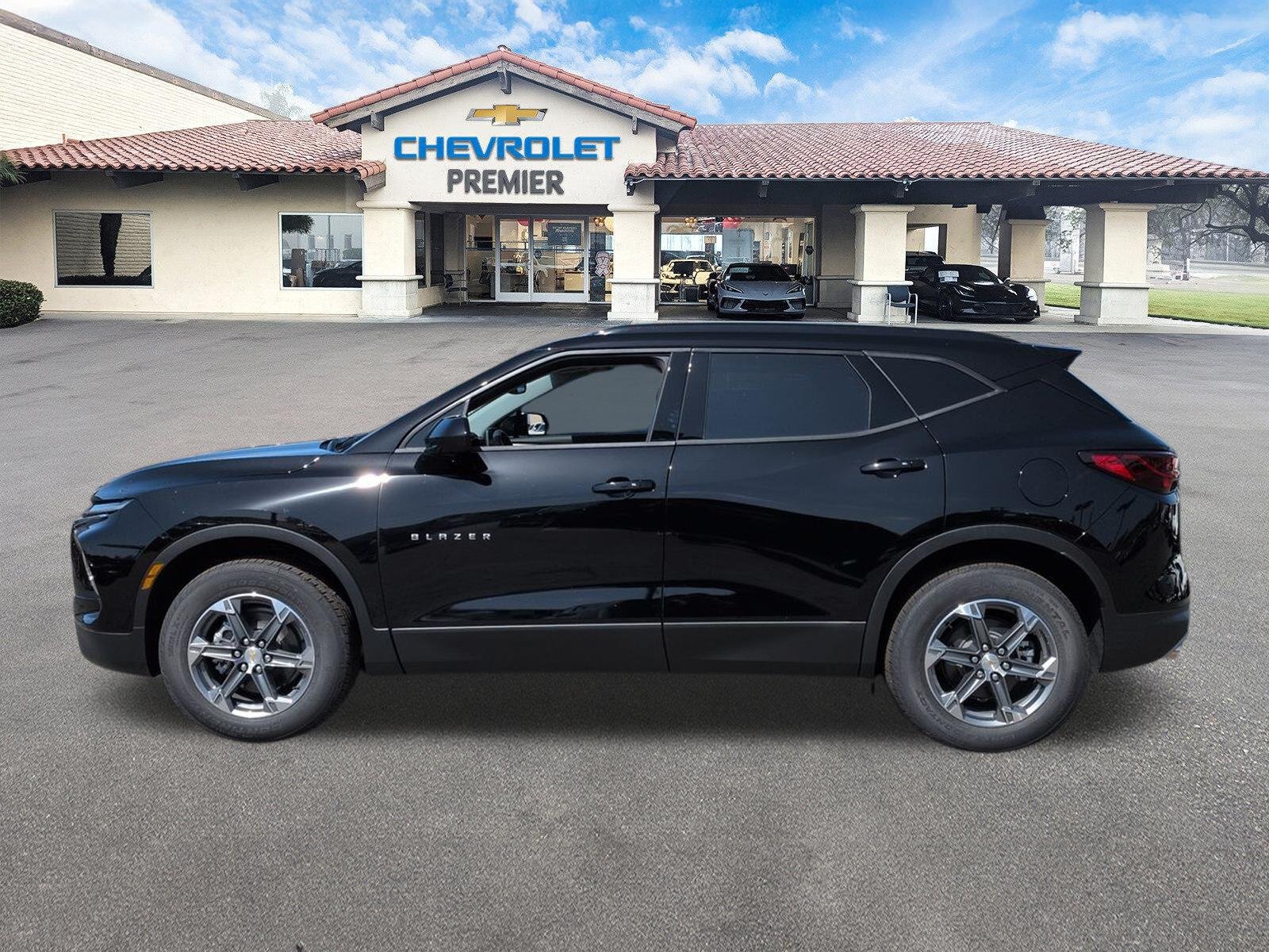New 2026 Chevrolet Blazer LT w/ Convenience Package FWD image 5