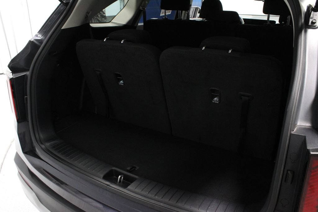 Used 2025 Kia Sorento LX FWD image 14