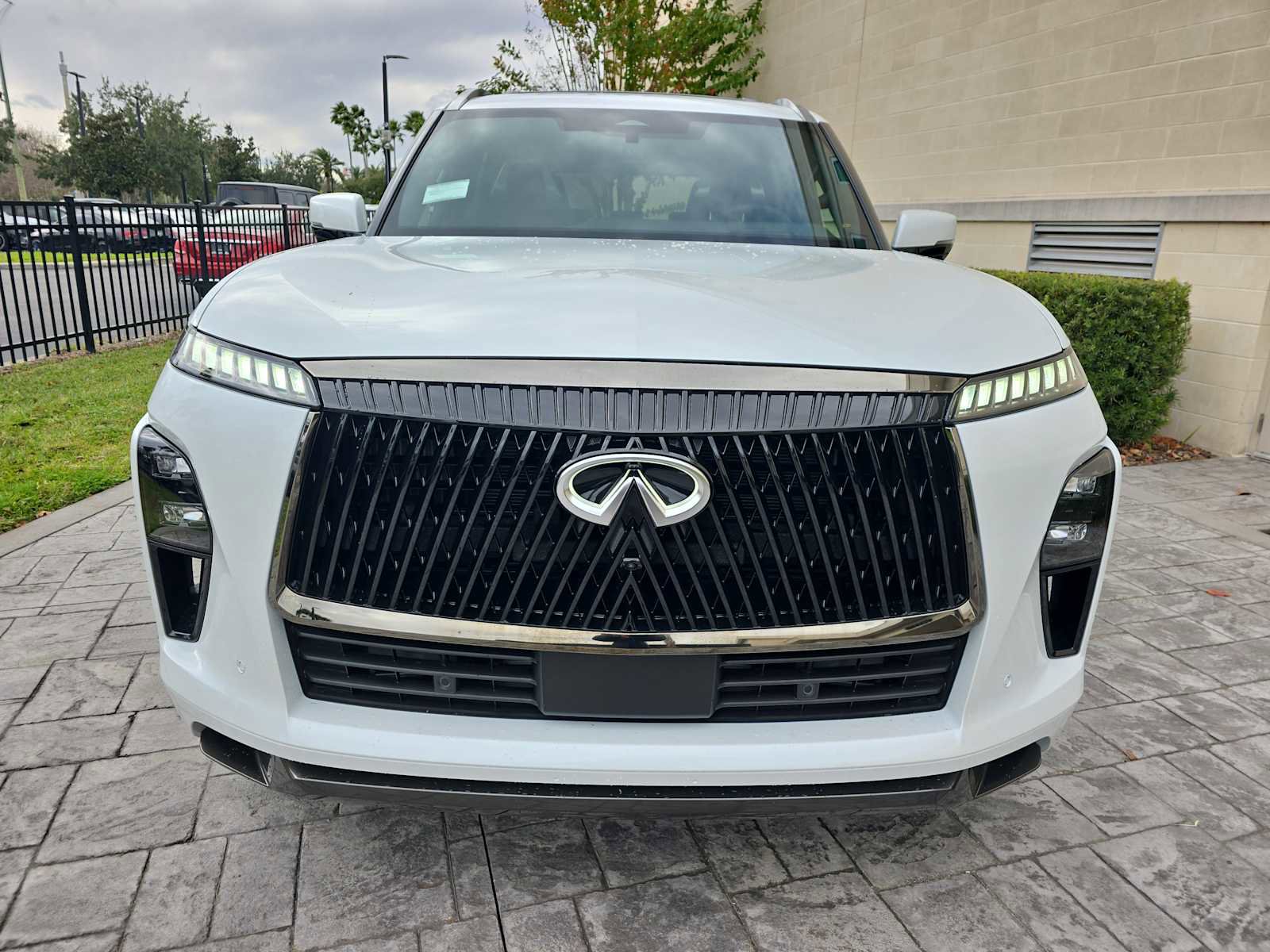 New 2026 INFINITI QX80 Autograph w/ Autograph Exterior Package image 2