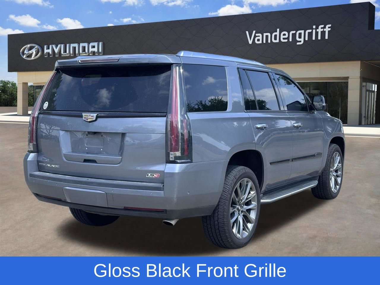 Used 2020 Cadillac Escalade Luxury w/ Escalade Sport Edition image 10