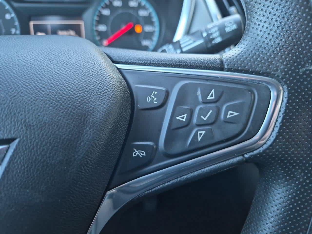 Used 2020 Chevrolet Equinox LS FWD image 24