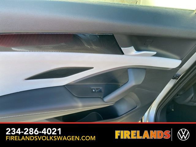 New 2025 Volkswagen Tiguan SE image 60