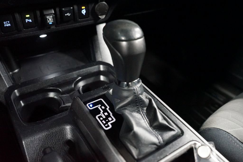 Used 2020 Toyota Tacoma TRD Off-Road w/ Technology Package image 23