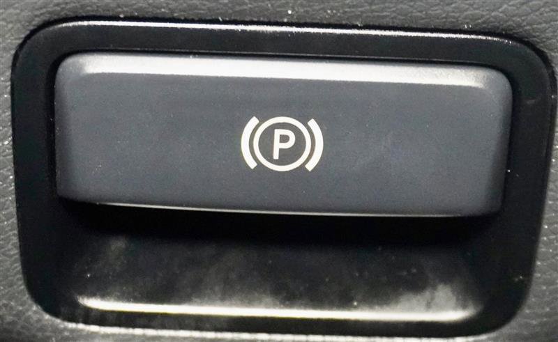 Used 2017 Mercedes-Benz CLA 250 4MATIC image 32