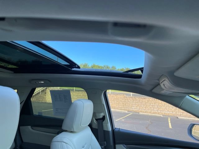 Used 2017 Cadillac XT5 Luxury w/ Driver Awareness Package AWD/4WD image 45