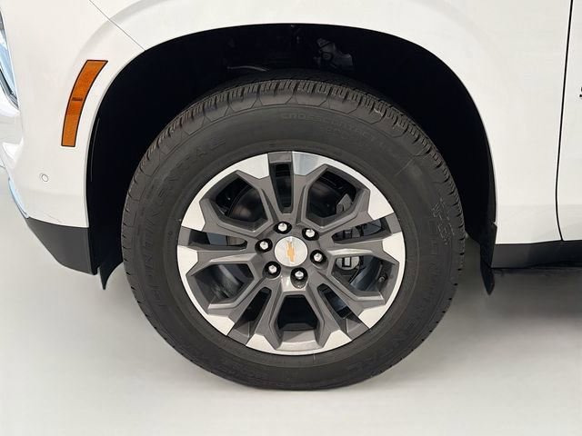 New 2026 Chevrolet Suburban LS w/ LPO, Dark Essentials Package AWD/4WD image 28