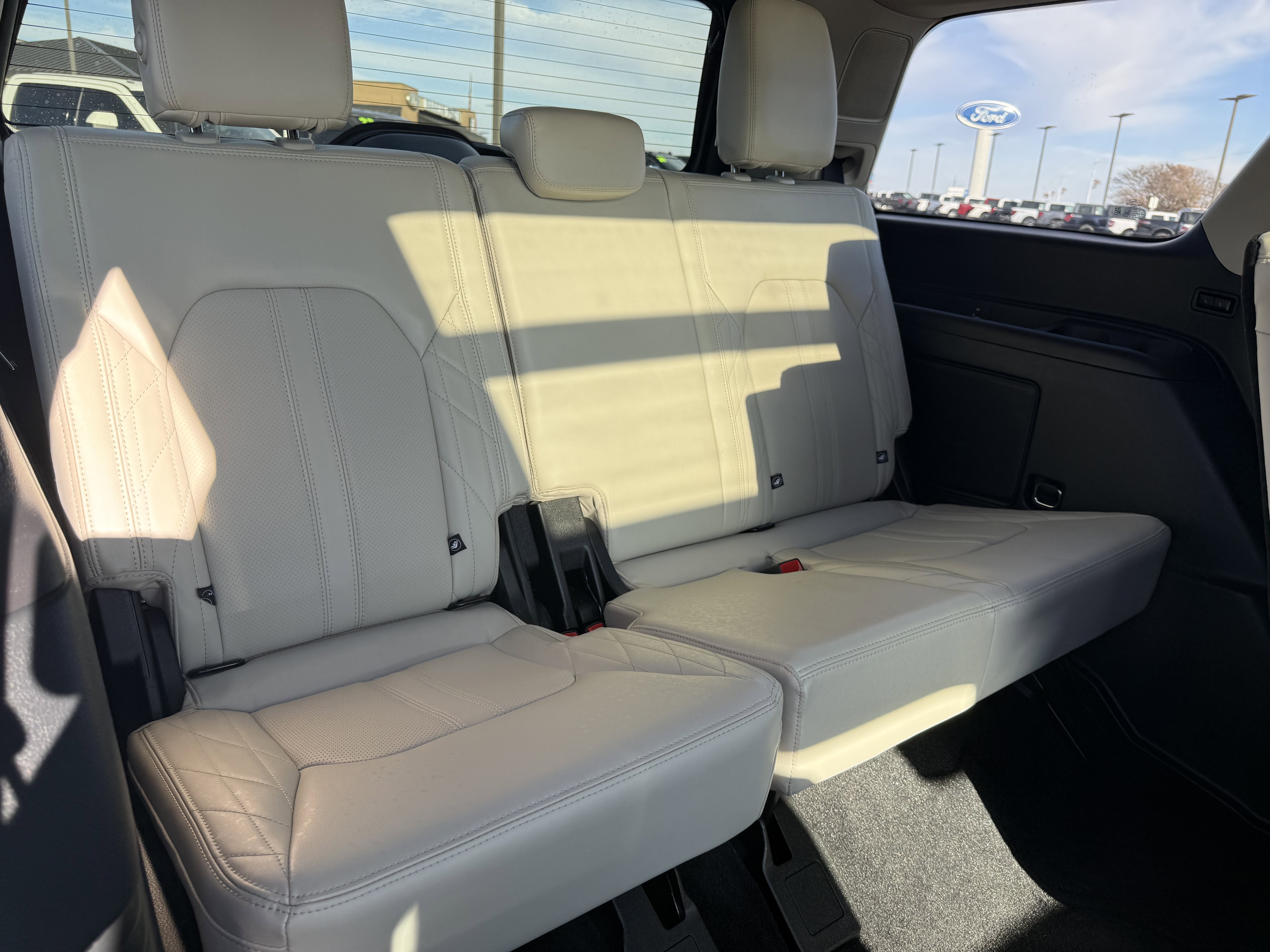 Used 2021 Ford Expedition Platinum image 12