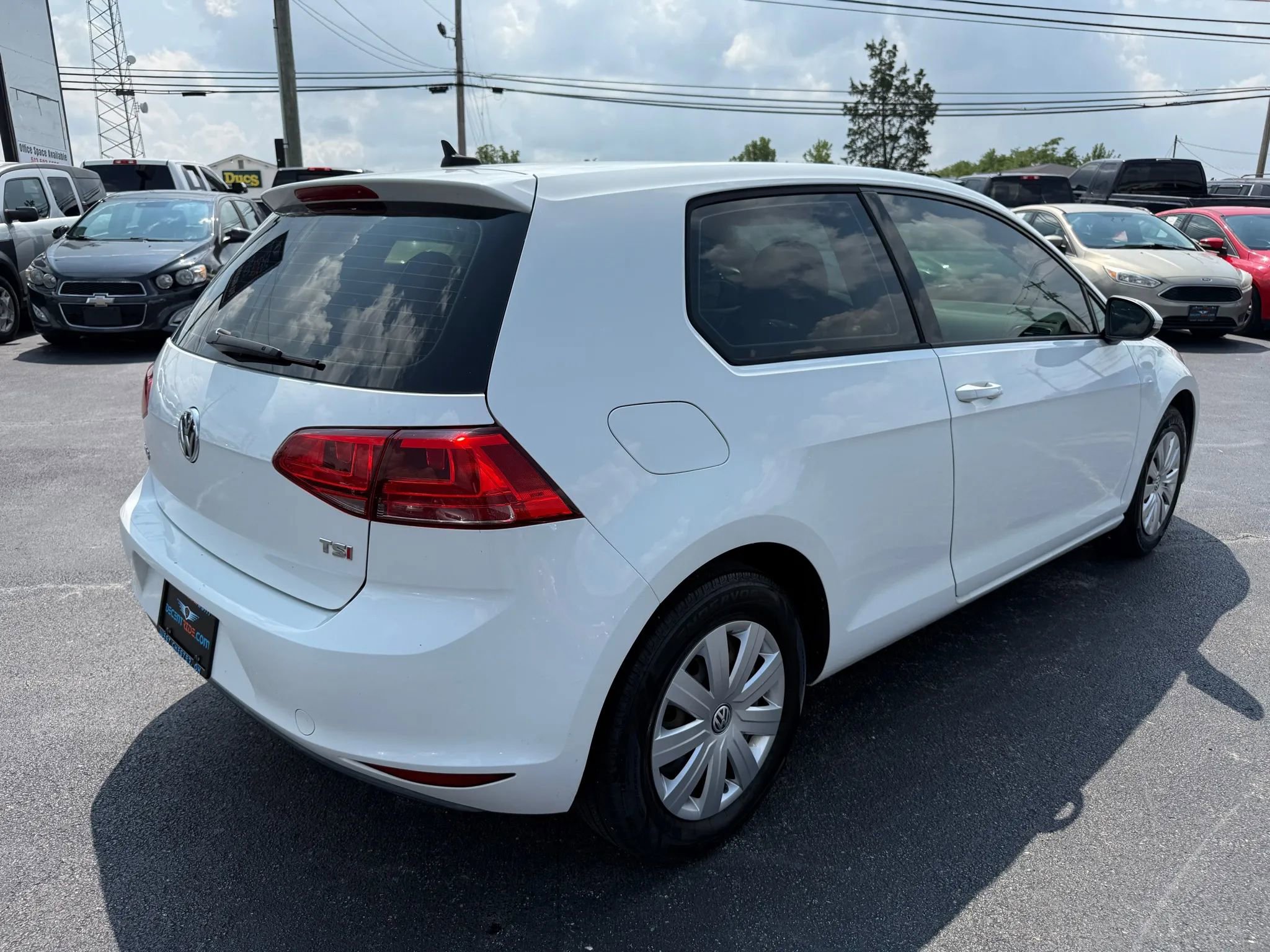 Used 2015 Volkswagen Golf S image 3