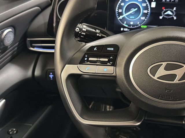 Used 2024 Hyundai Elantra Limited image 29