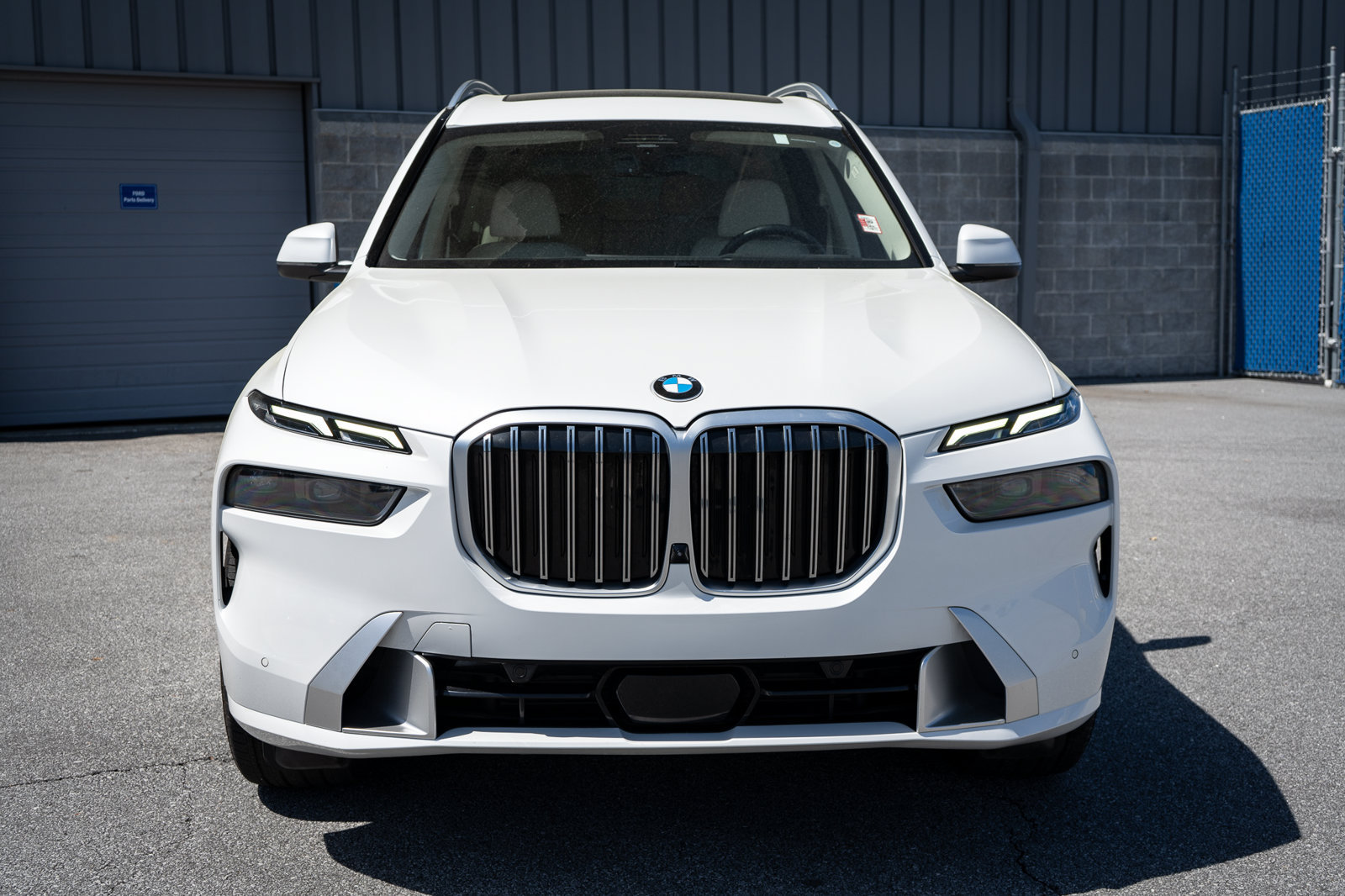 Used 2023 BMW X7 xDrive40i w/ Executive Package AWD/4WD image 8