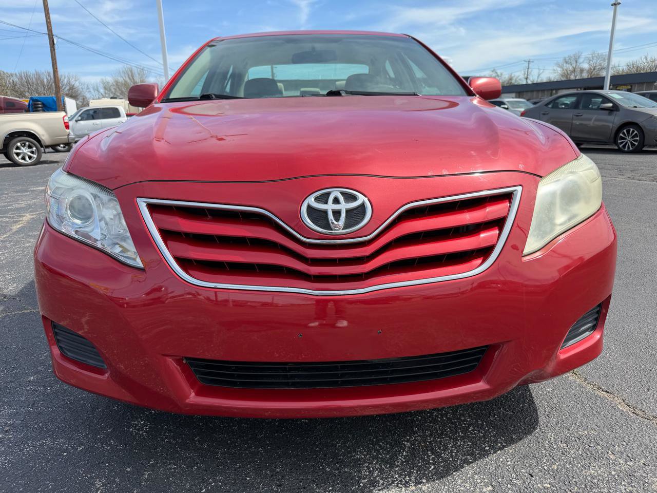 Used 2010 Toyota Camry LE image 2