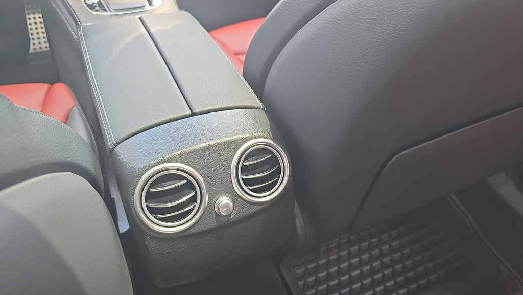 Used 2021 Mercedes-Benz GLC 300 4MATIC image 11