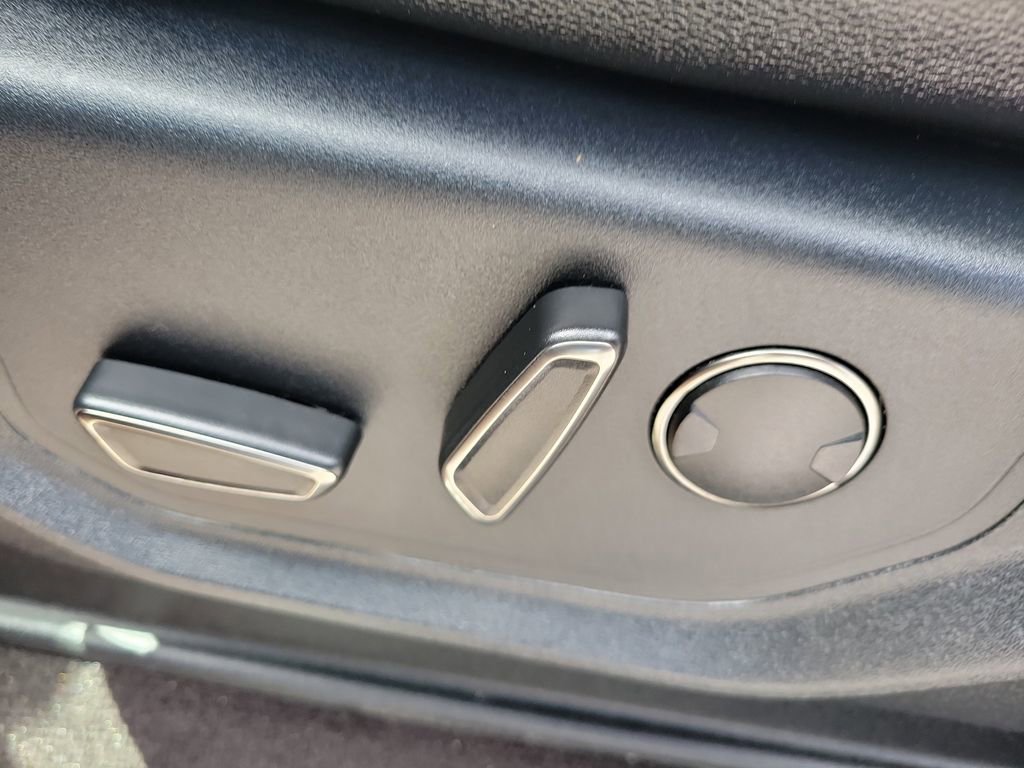 Used 2020 Ford F150 Raptor w/ Equipment Group 802A Luxury AWD/4WD image 20