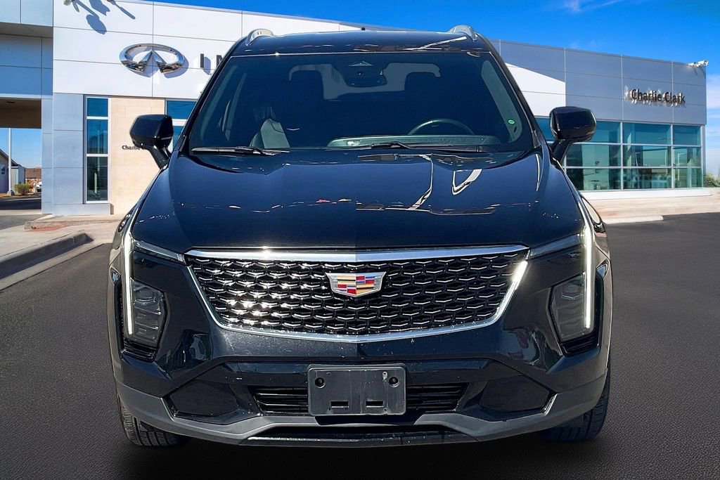 Used 2025 Cadillac XT4 Premium Luxury image 3