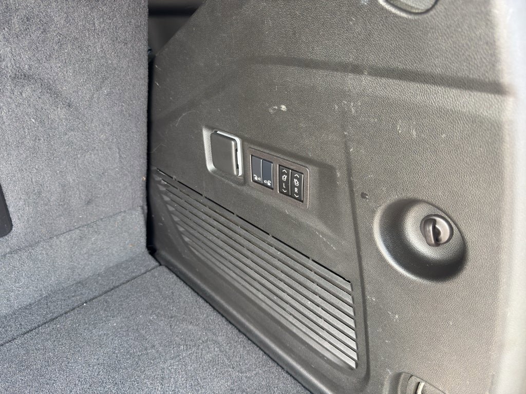 Used 2024 GMC Yukon Denali image 28