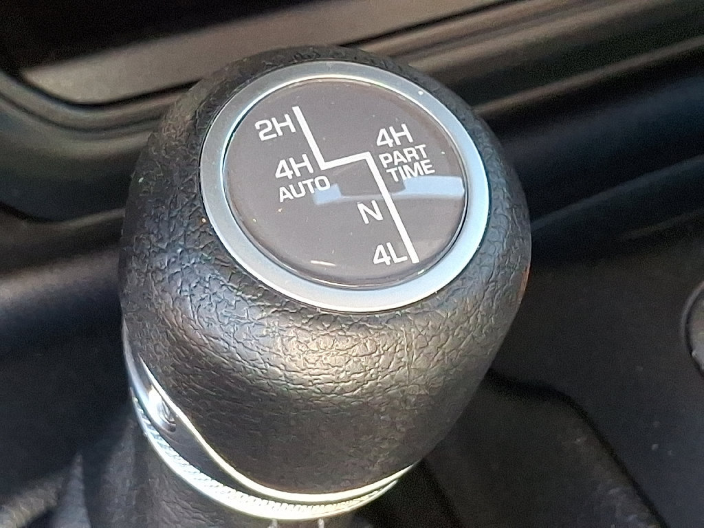 Used 2024 Jeep Wrangler Unlimited w/ Convenience Group AWD/4WD image 24