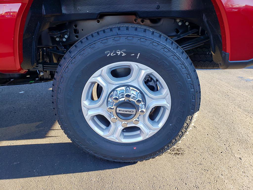 New 2026 Ford F350 XLT w/ FX4 Off-Road Package image 12