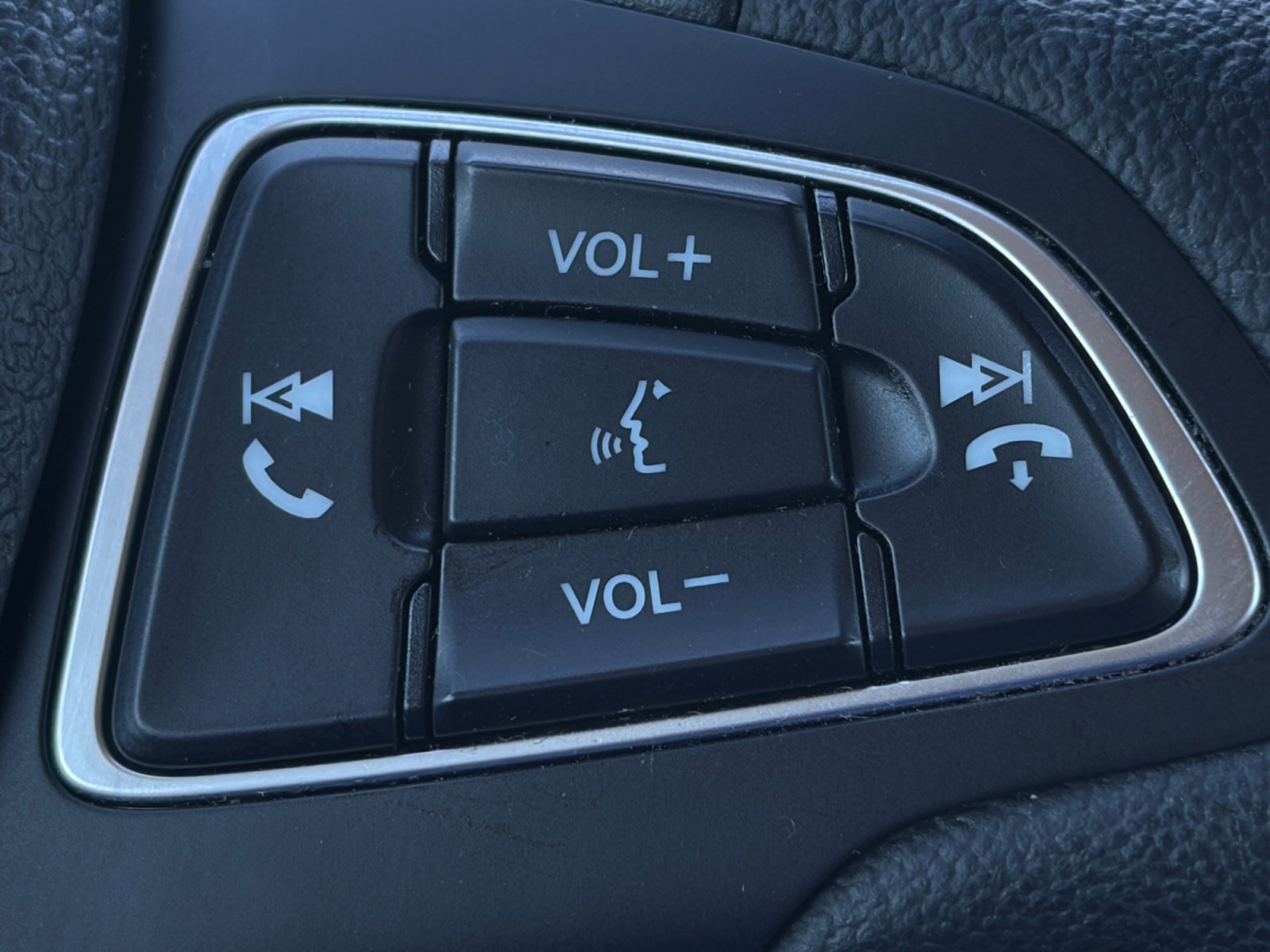 Used 2019 Ford Escape Titanium image 27