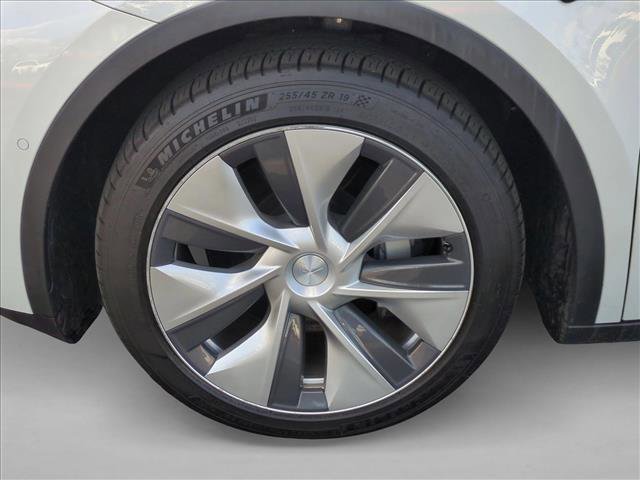 Used 2021 Tesla Model Y Long Range image 25