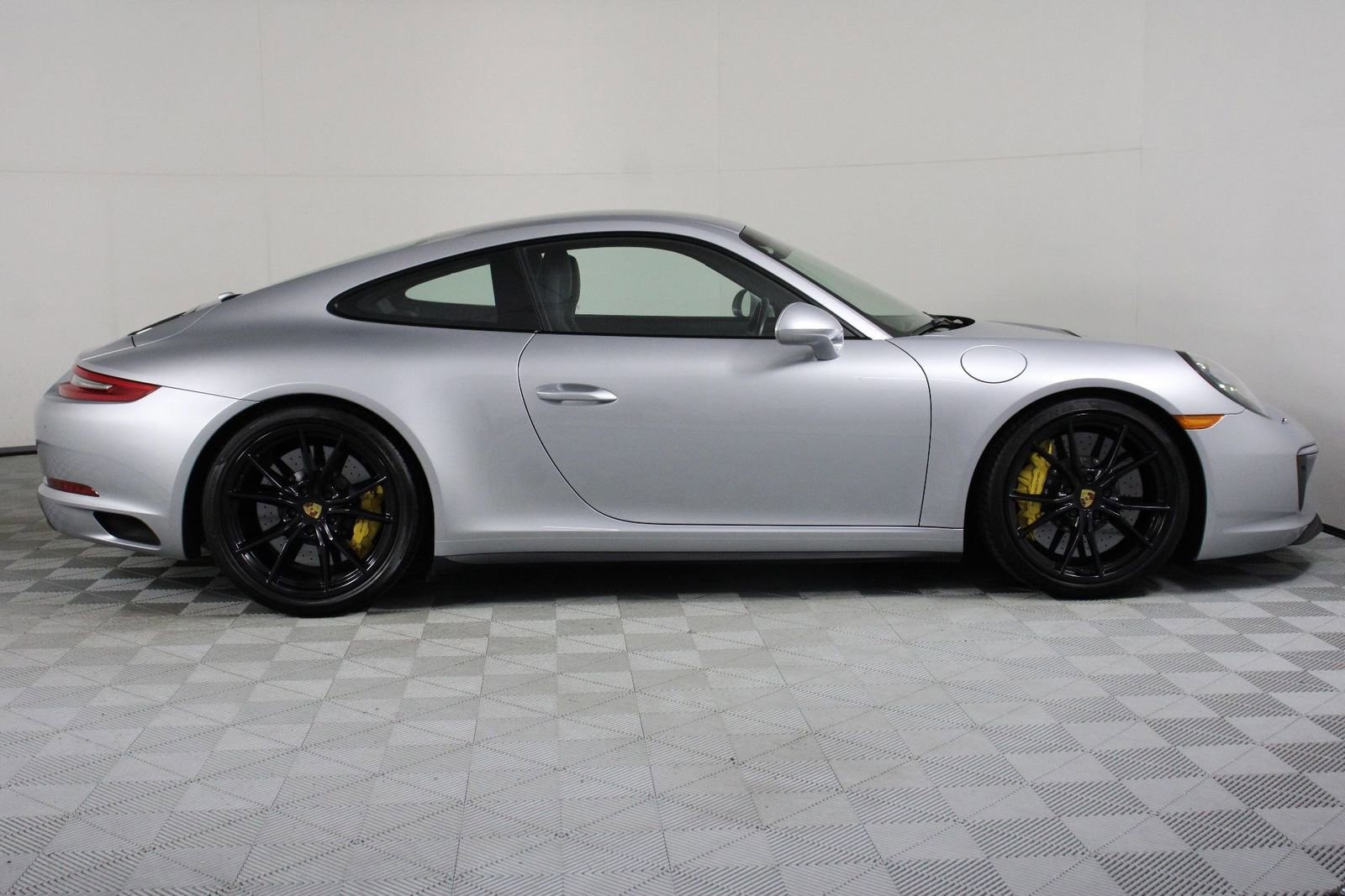 Certified 2017 Porsche 911 Carrera 4S image 8