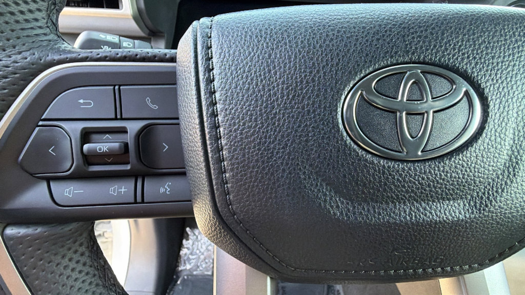 Used 2024 Toyota Tacoma TRD Sport w/ TRD Sport Upgrade Package image 19