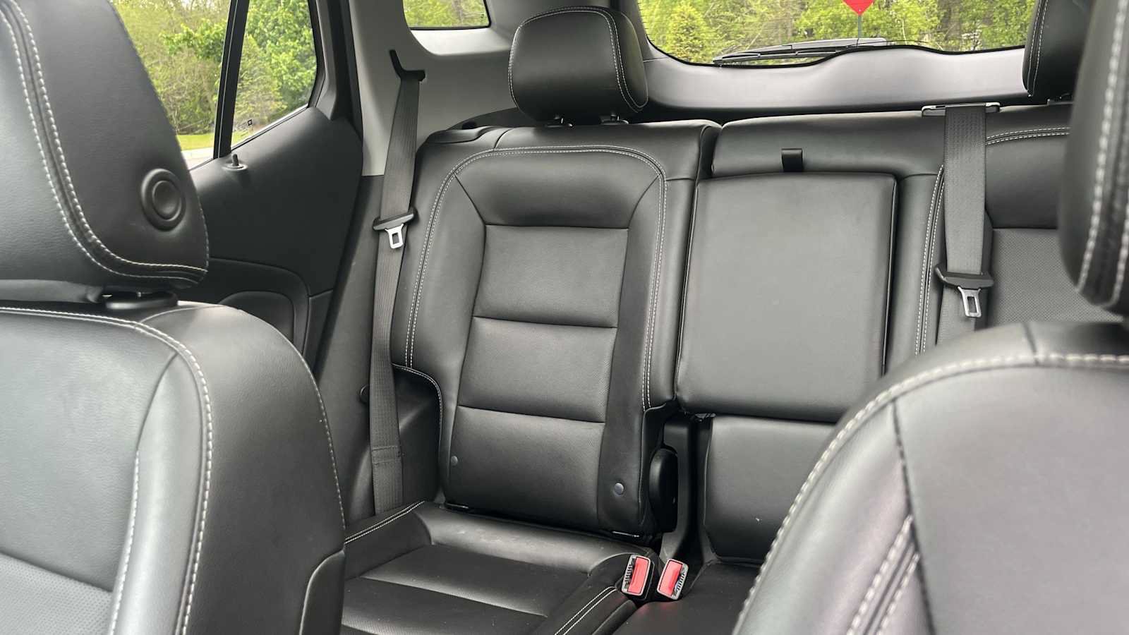 Used 2022 GMC Terrain SLT w/ Infotainment Package II AWD/4WD image 35