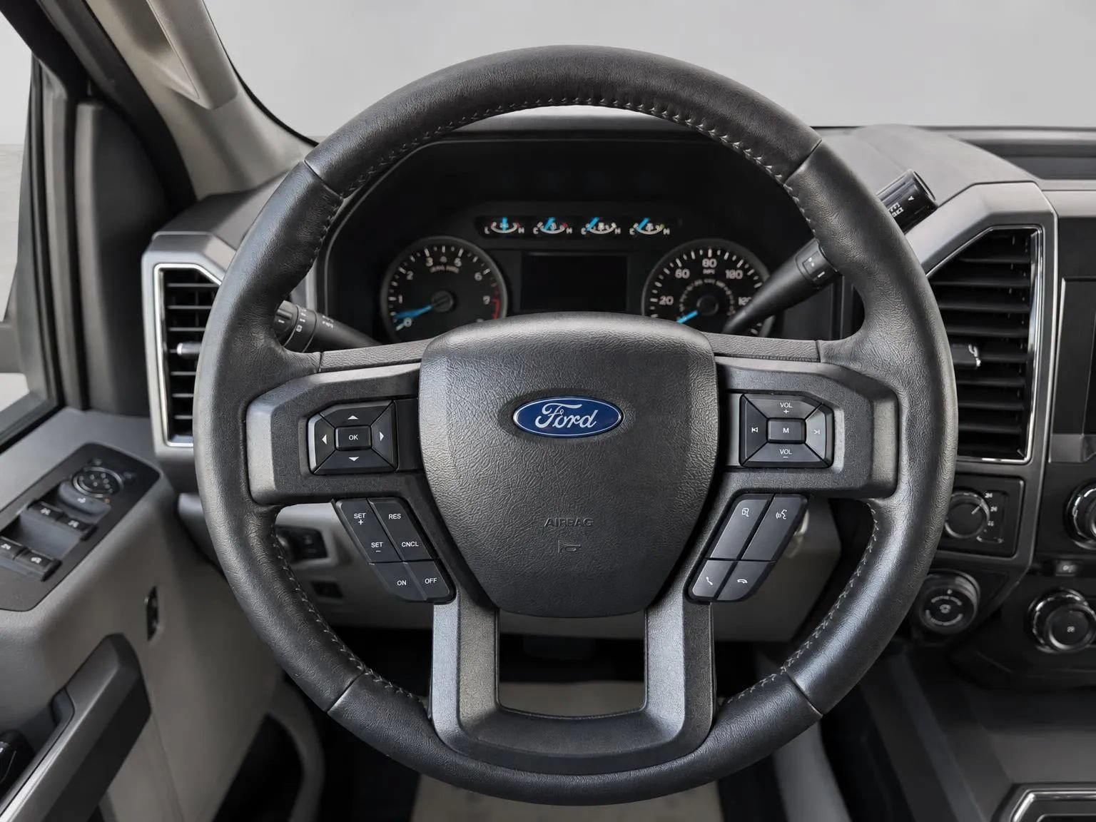 Used 2019 Ford F150 XLT w/ Equipment Group 302A Luxury AWD/4WD image 32