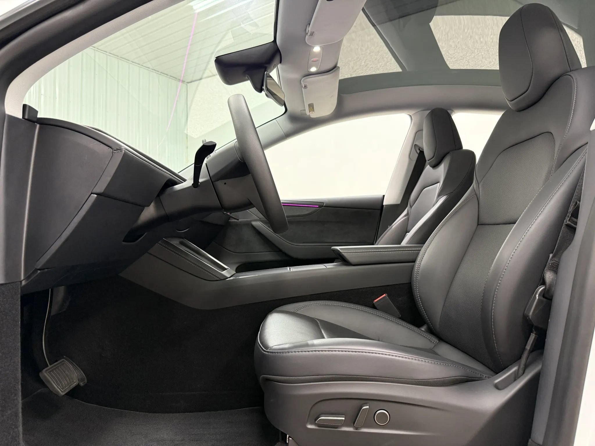 Used 2026 Tesla Model Y AWD image 15